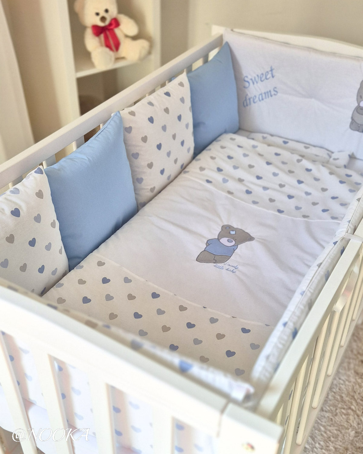 Set lenjerie CONFORT cu laterale combinate clasic & tip perne- NOOKA Bear Hearts Blue