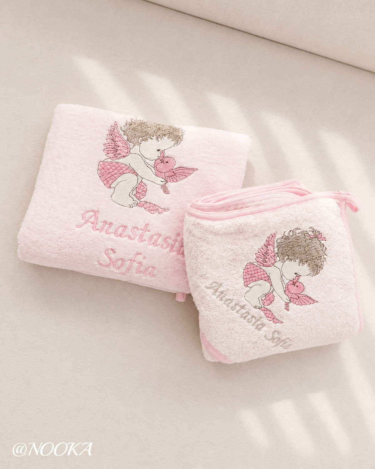 Set cadou – Păturică și prosop cu glugă  Pink Little Angel