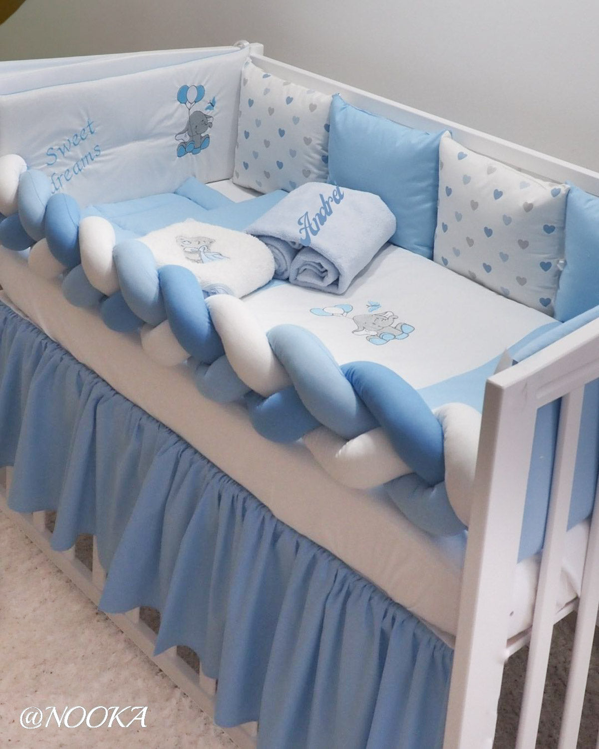 Set lenjerie PREMIUM laterale combinate - impletit (bumper) & perne Baby Blue Elephant