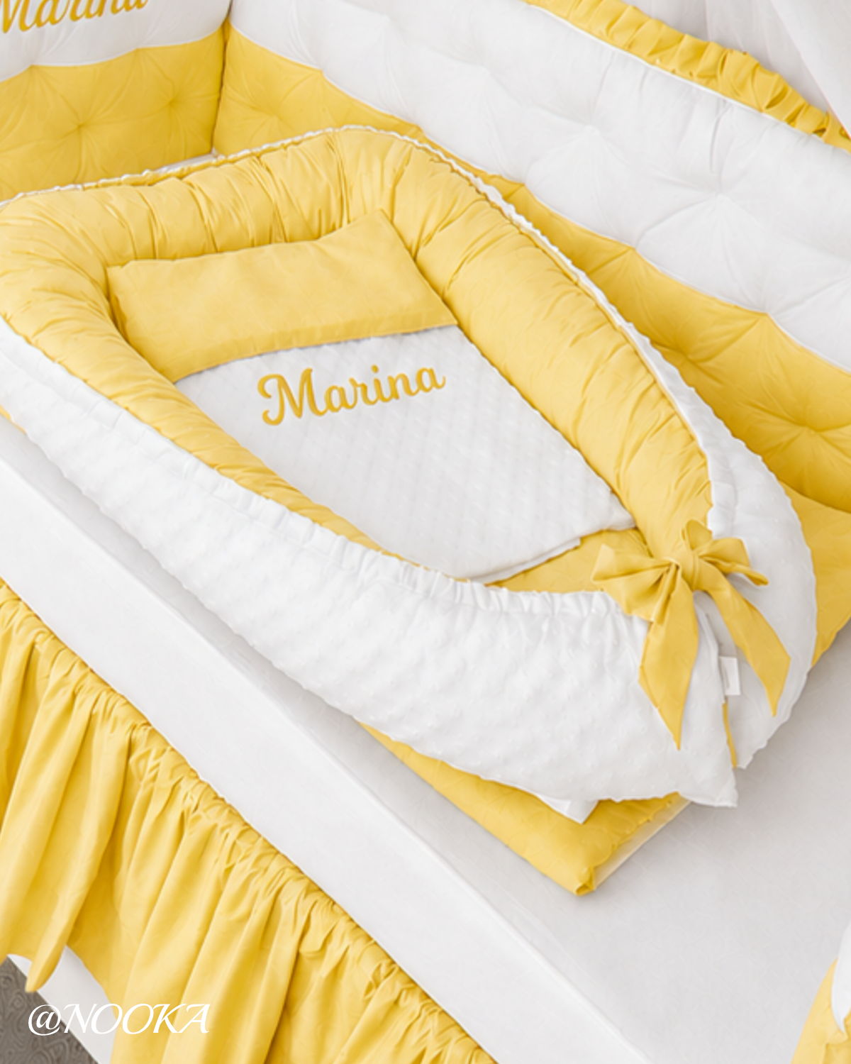 Set lenjerie PREMIUM laterale matlasate cu baldachin decorativ & Baby Nest -Nooka Little Sunshine