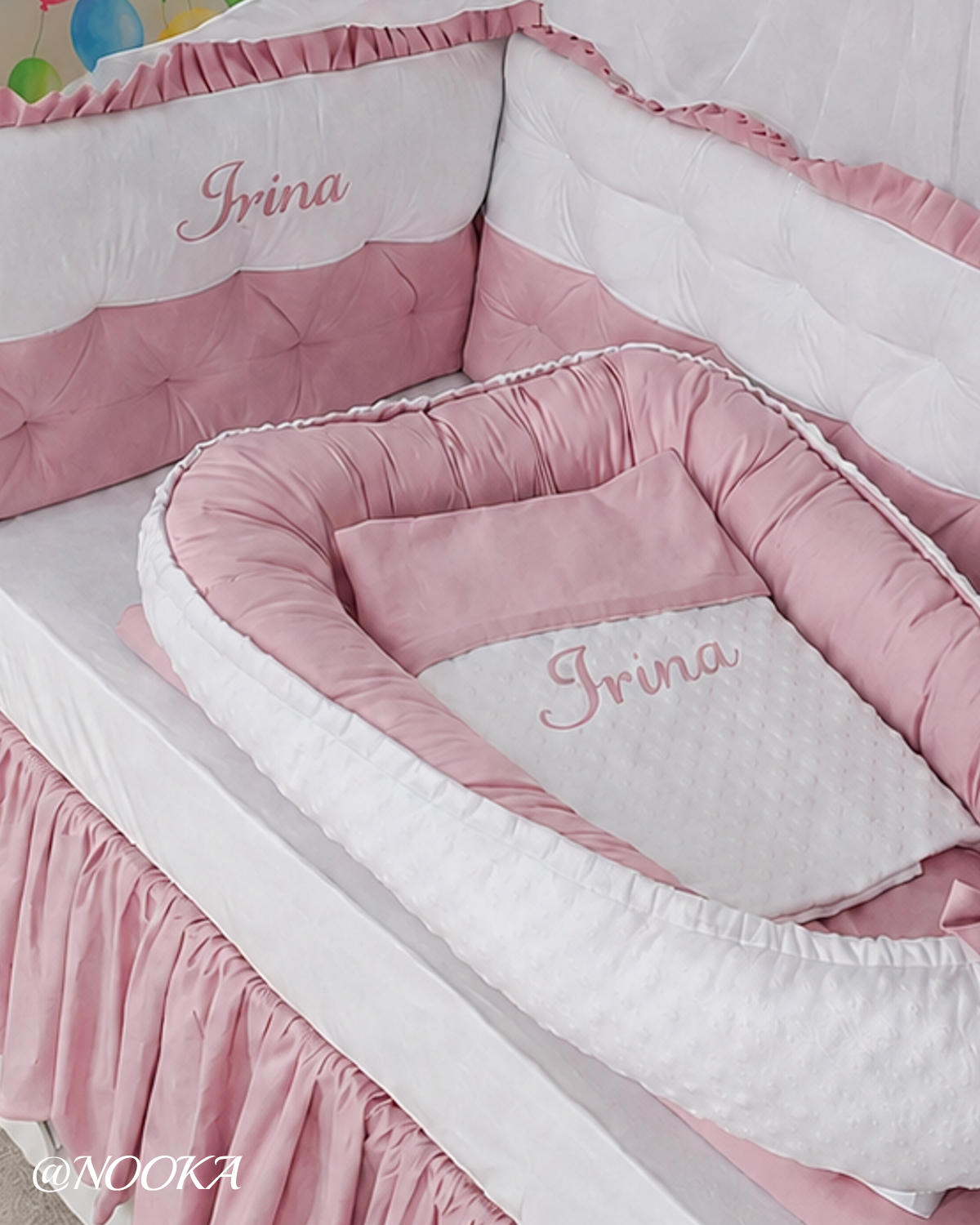 Set lenjerie PREMIUM laterale matlasate cu baldachin decorativ & Baby Nest - roz pudrat
