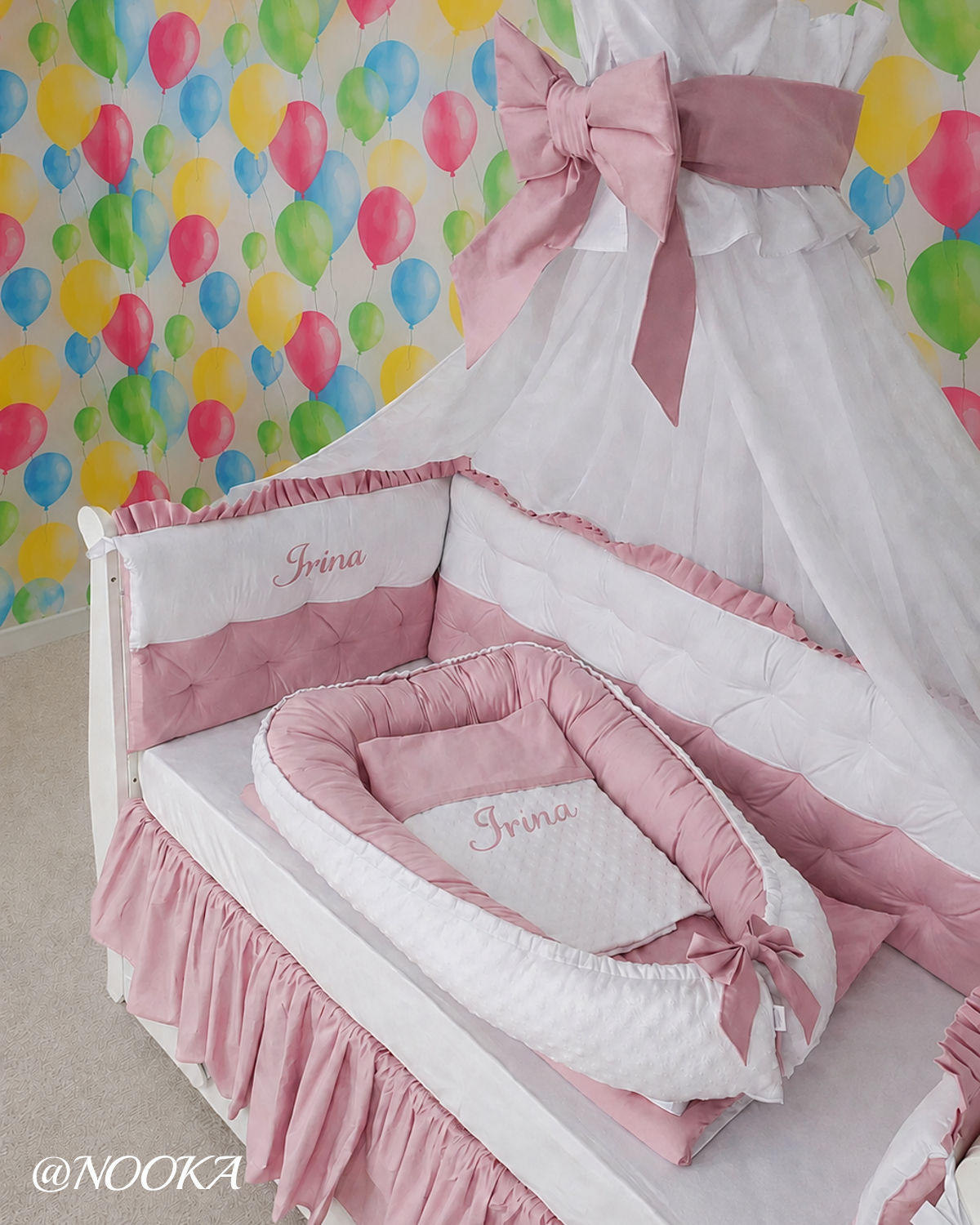 Set lenjerie PREMIUM laterale matlasate cu baldachin decorativ & Baby Nest - roz pudrat