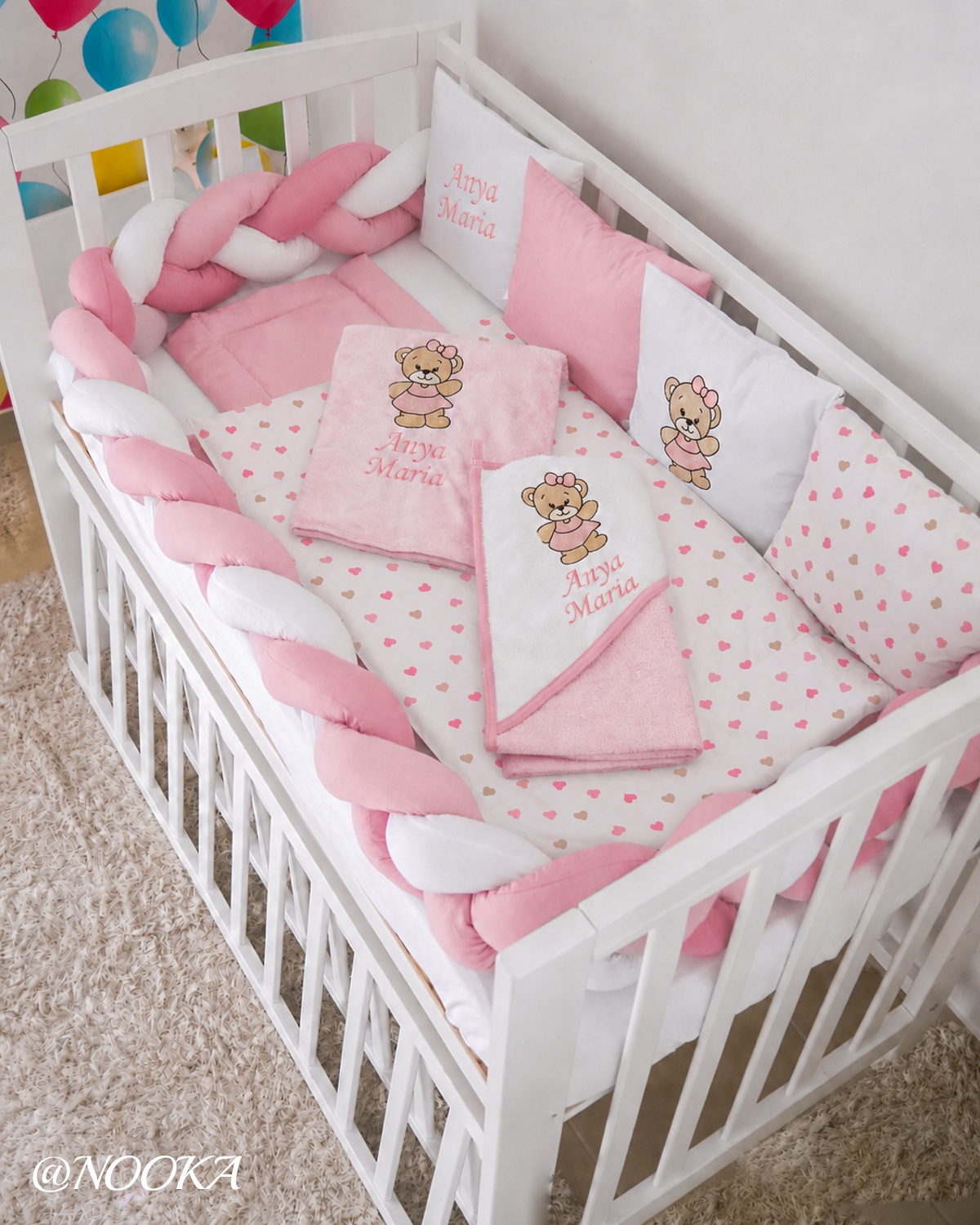 Set lenjerie PREMIUM cu laterale combinate bumper & tip perne- NOOKA Teddy Pink Hearts