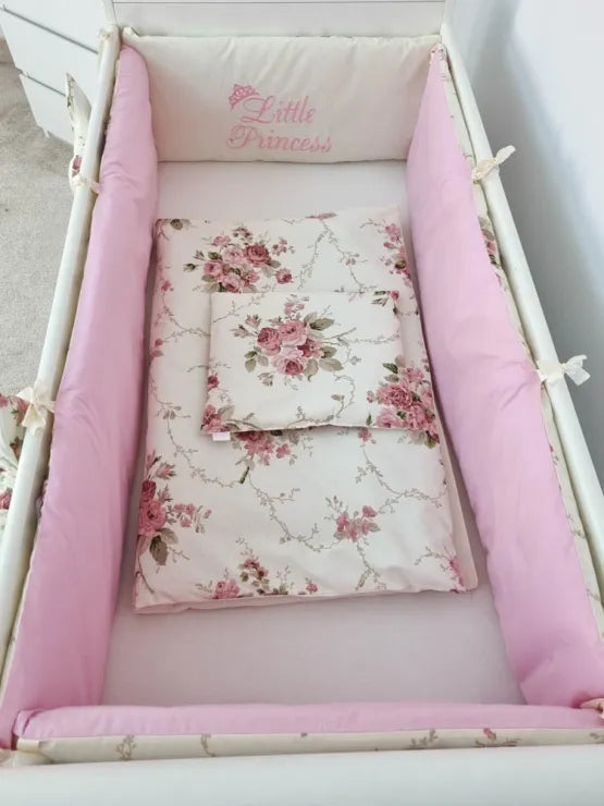 Set lenjerie ESENTIAL cu aparatori simple roz cu motive florale