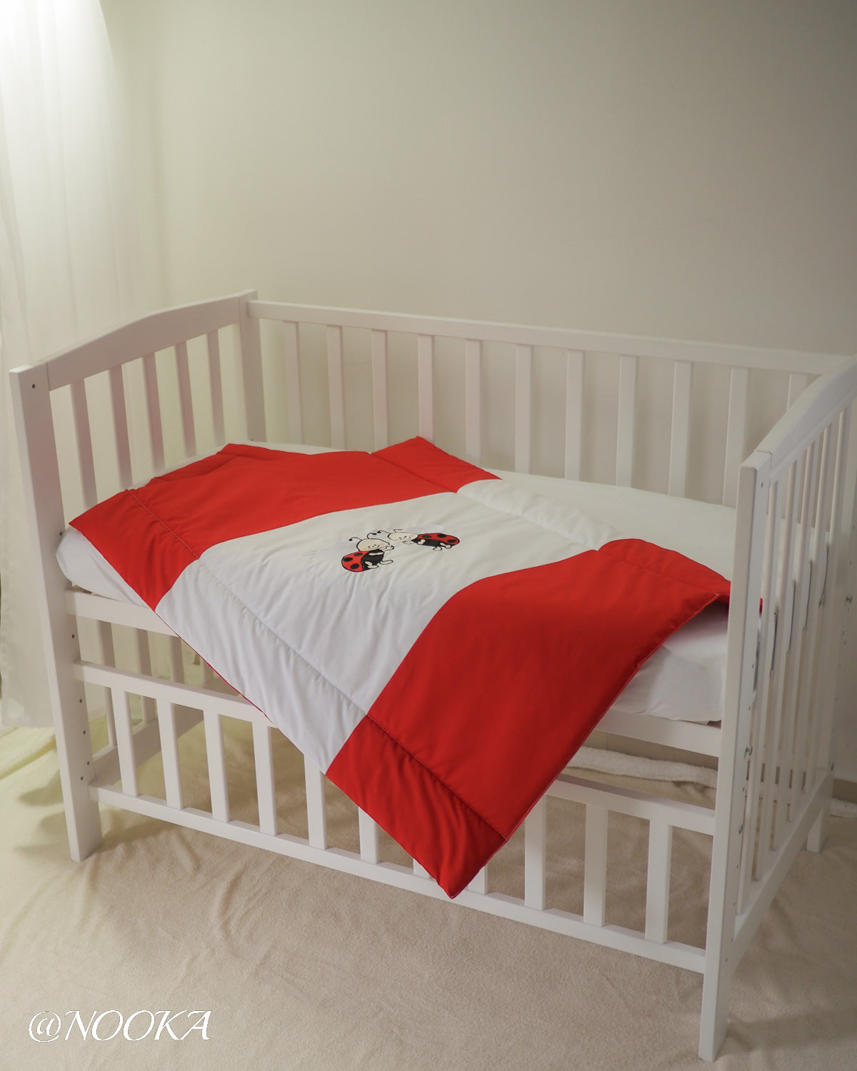 Set lenjerie ESENTIAL cu aparatori clasice - Rosu LadyBug