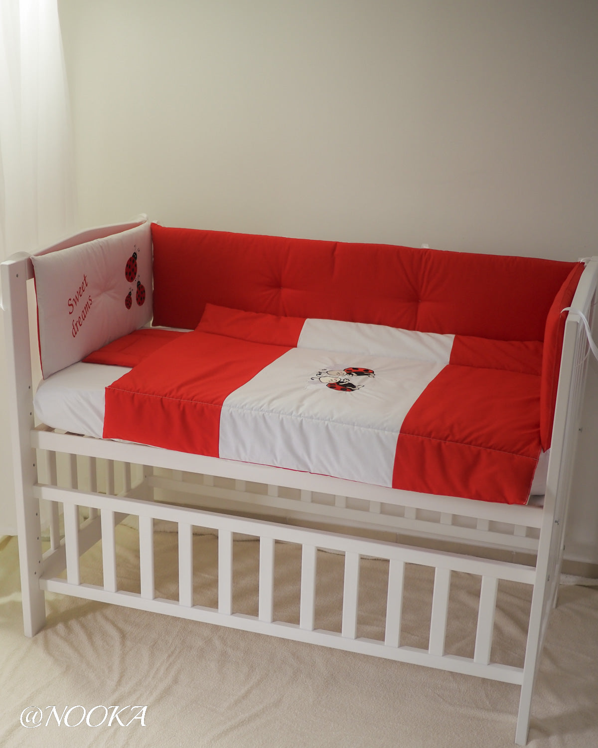 Set lenjerie ESENTIAL cu aparatori clasice - Rosu LadyBug