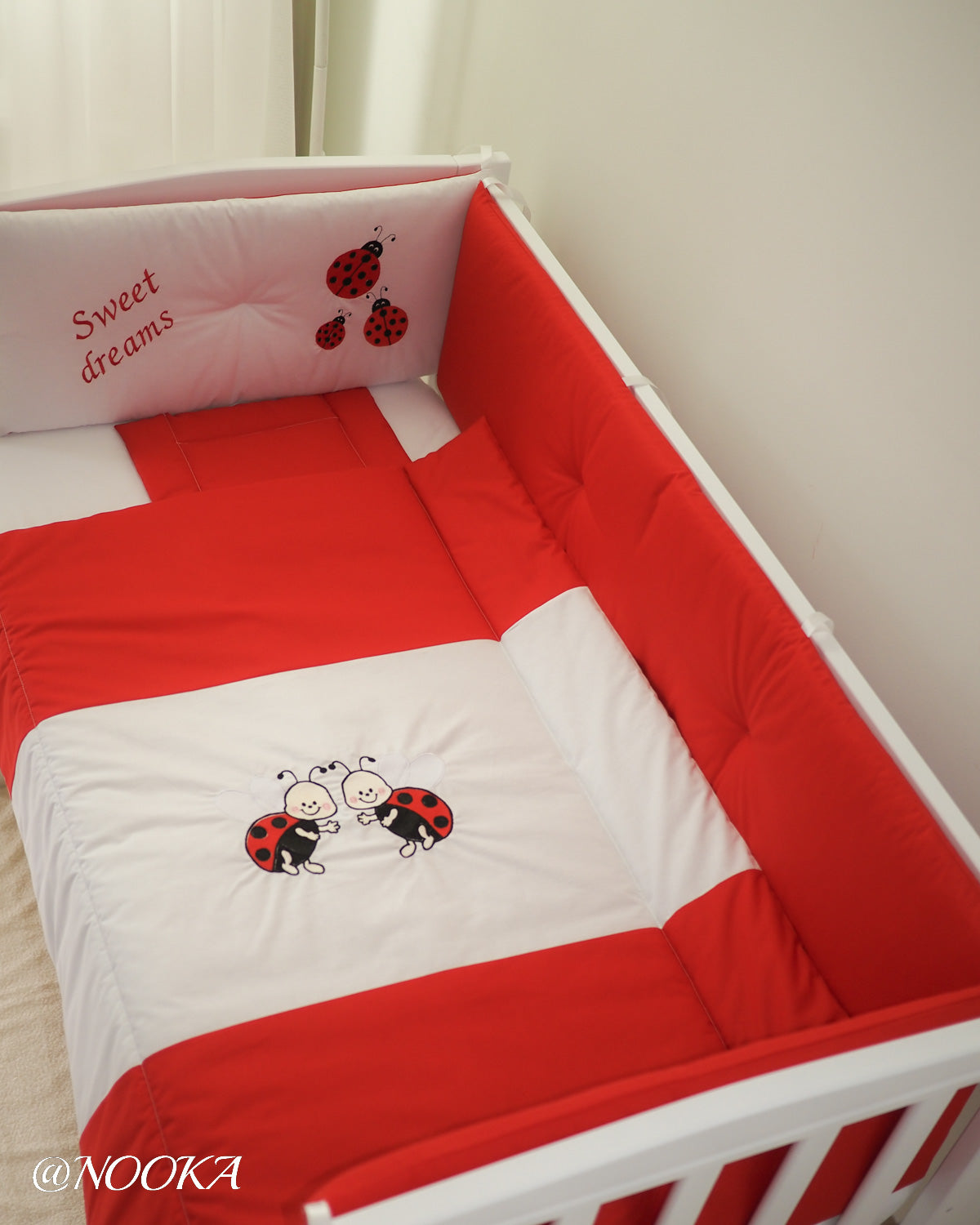 Set lenjerie ESENTIAL cu aparatori clasice - Rosu LadyBug