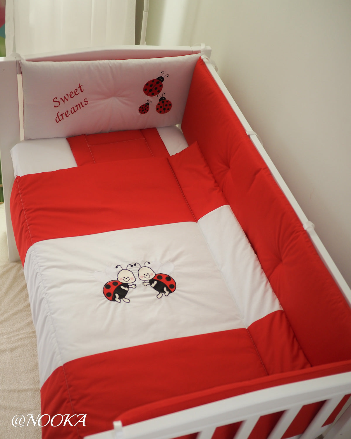 Set lenjerie ESENTIAL cu aparatori clasice - Rosu LadyBug