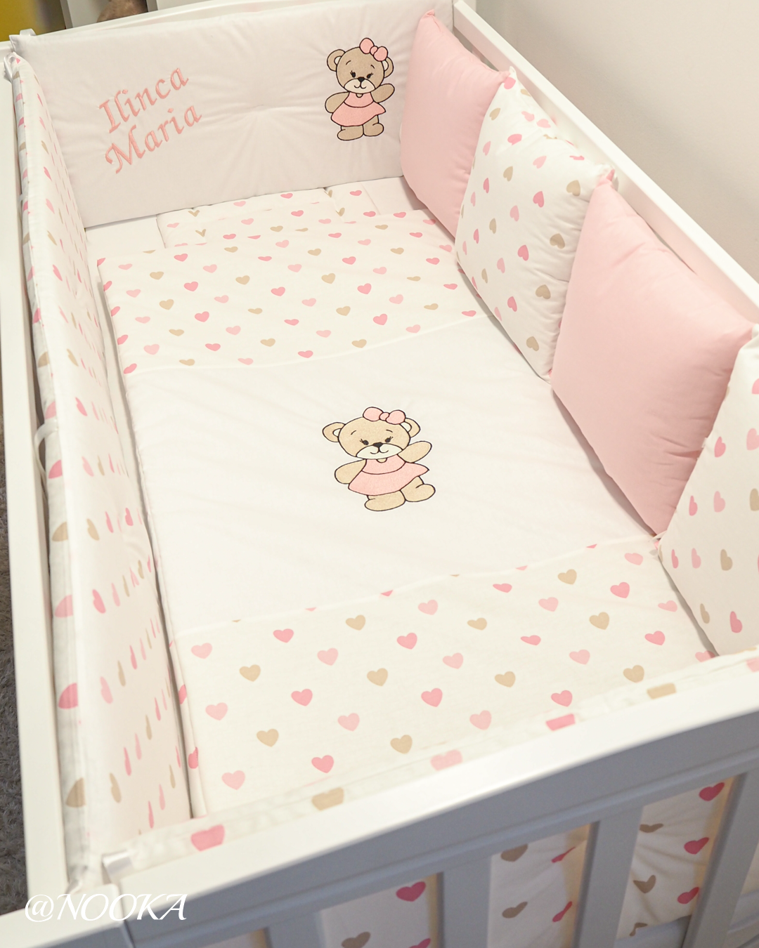 Set lenjerie  cu aparatori perne  NOOKA  – Inimioare de poveste