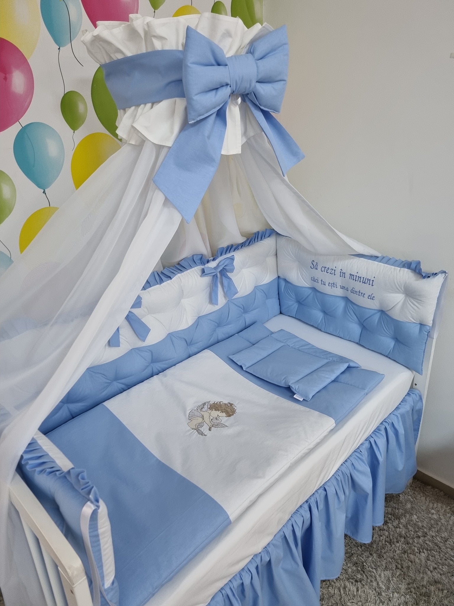 Set lenjerie PREMIUM laterale matlasate si baldachin decorativ