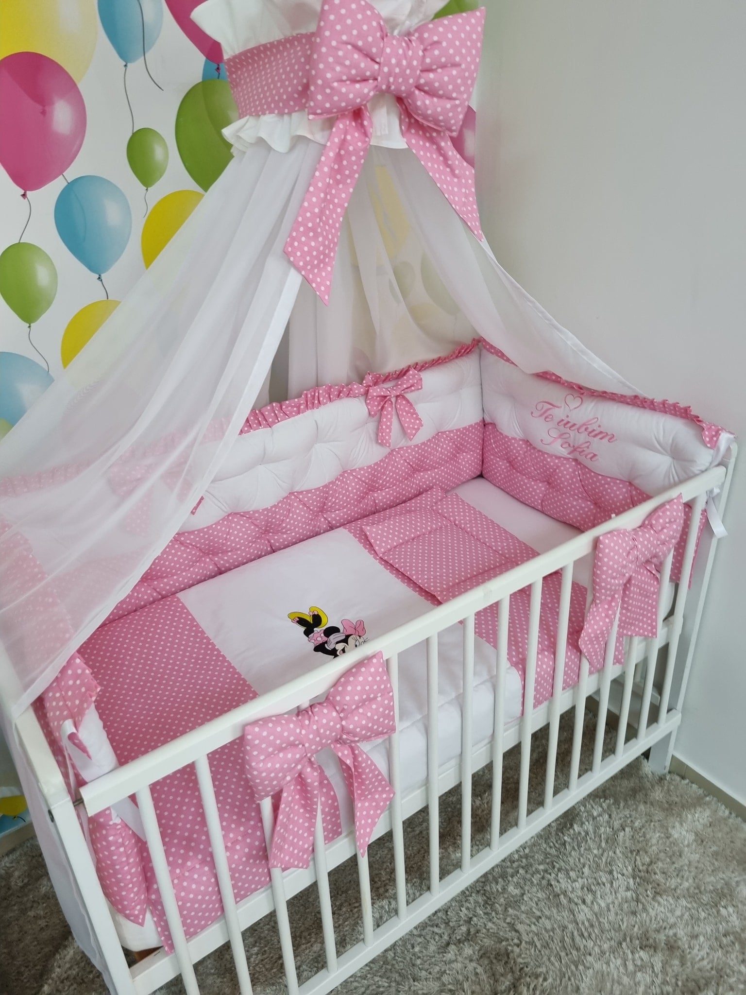 Set lenjerie PREMIUM laterale matlasate si baldachin decorativ - Pink polka dot